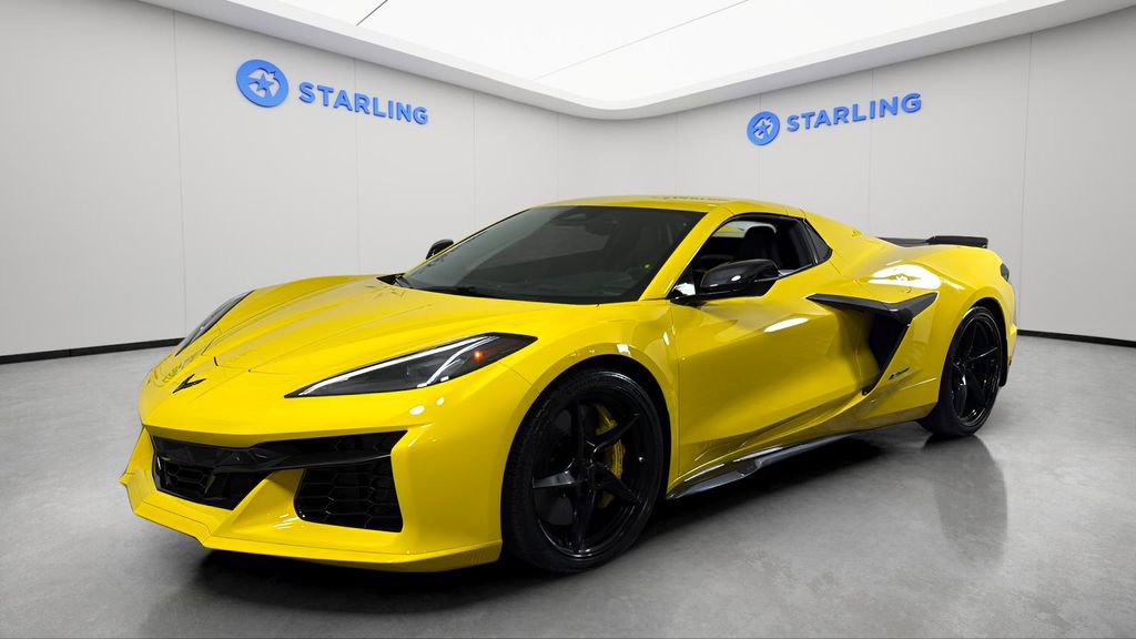 Used 2025 Chevrolet Corvette E-Ray w/ Stealth Interior Trim Package AWD/4WD image 18