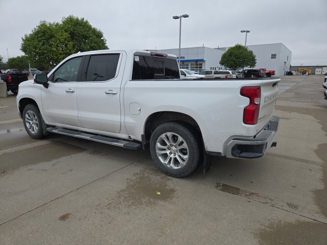 Used 2024 Chevrolet Silverado 1500 LTZ AWD/4WD image 3