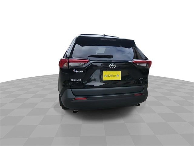 Used 2023 Toyota RAV4 XLE Premium image 7