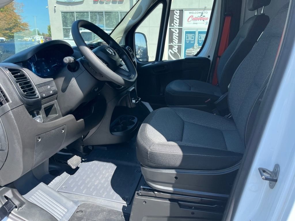 Used 2025 RAM ProMaster 2500 w/ Convenience Group image 9