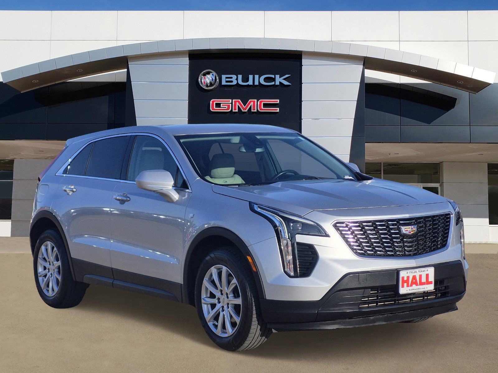 Used 2019 Cadillac XT4 Luxury image 1
