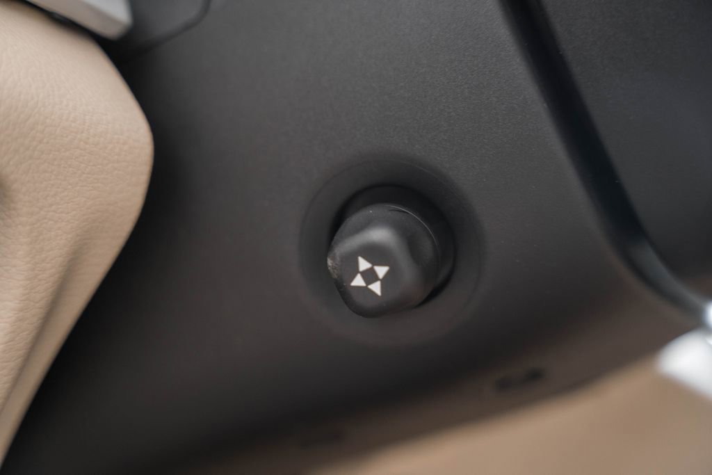 New 2025 Jeep Grand Cherokee L Limited w/ Luxury Tech Group II image 41