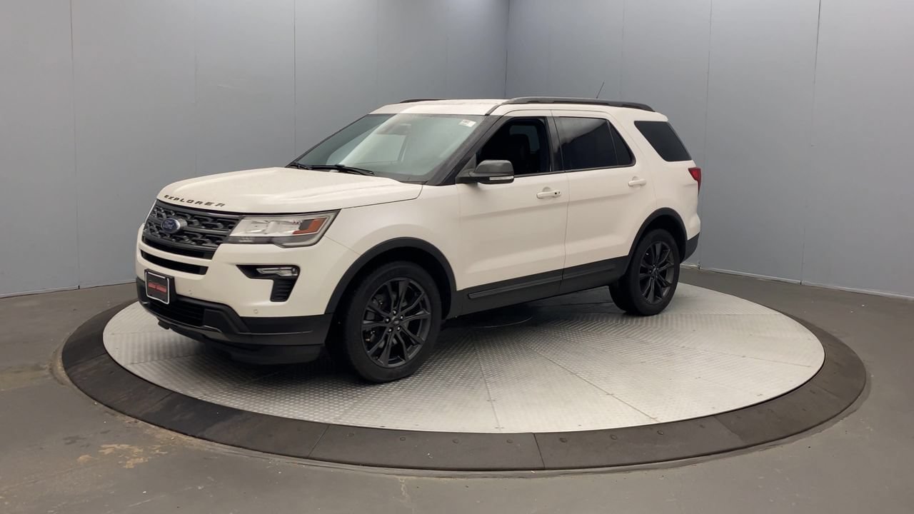 Used 2019 Ford Explorer XLT w/ Equipment Group 202A AWD/4WD image 9