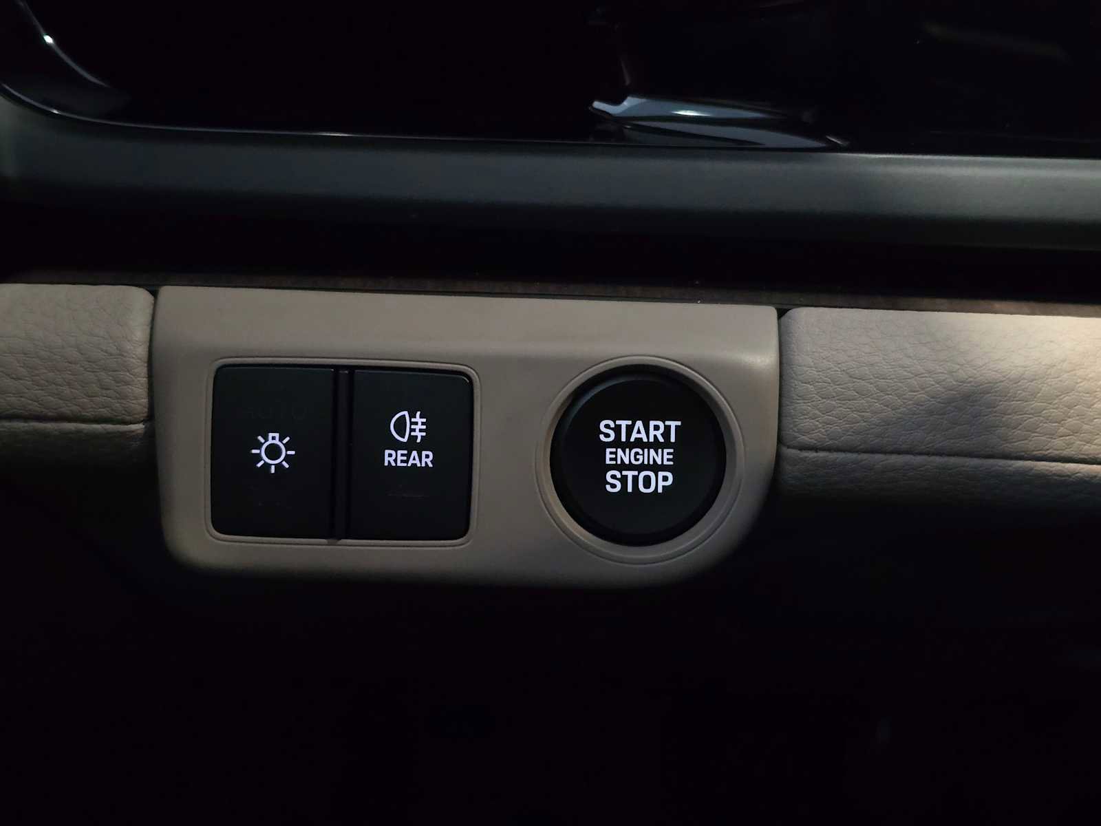 Used 2024 Porsche Panamera 4 image 27