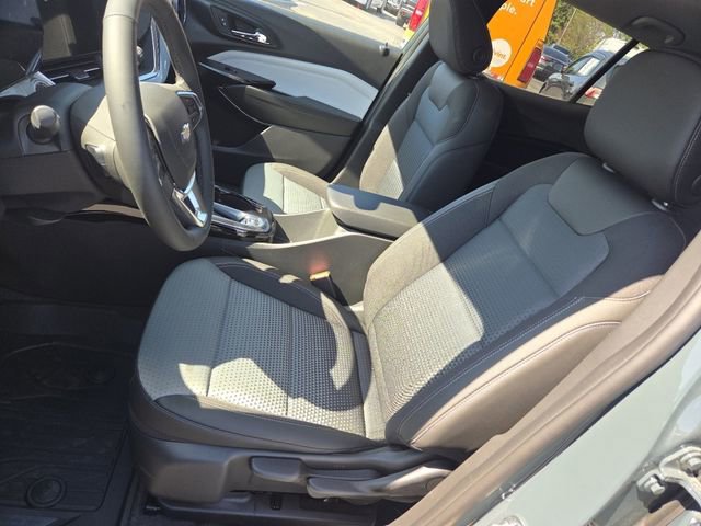 New 2026 Chevrolet Trax LT w/ Driver Confidence Package FWD image 28
