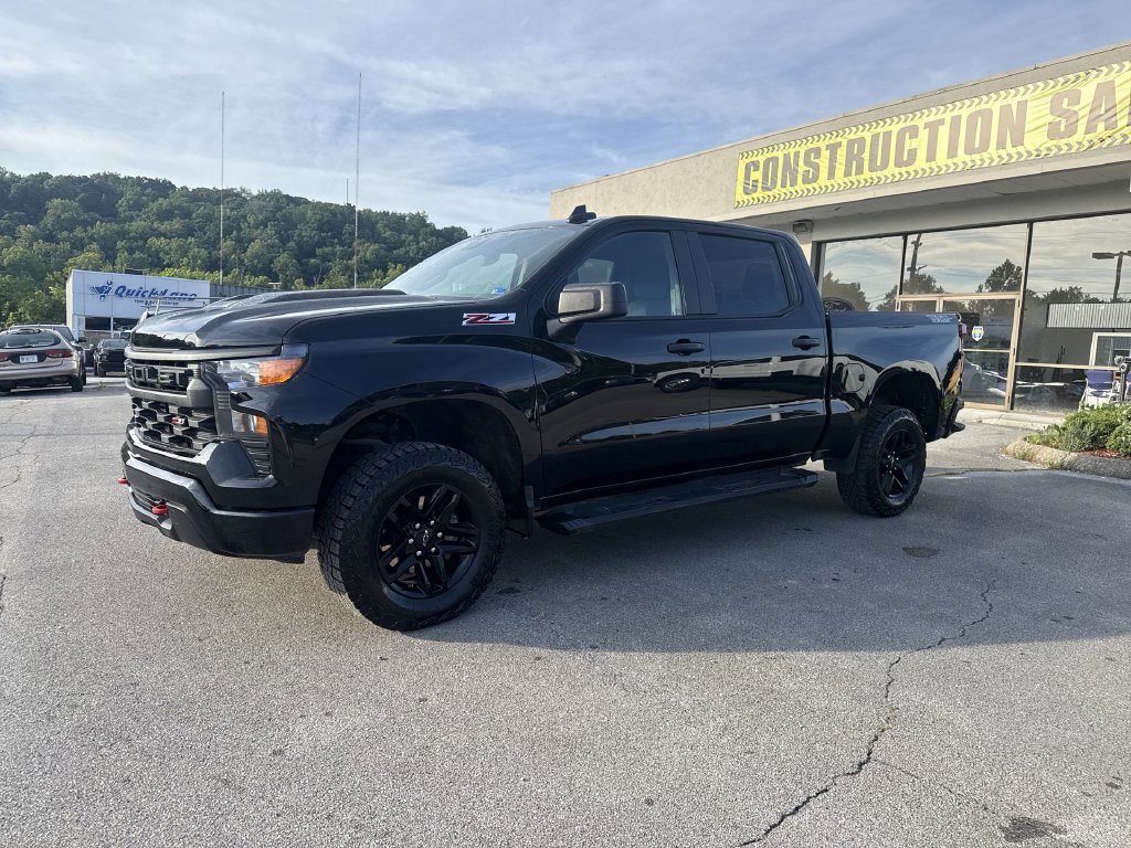 Used 2024 Chevrolet Silverado 1500 Custom Trail Boss AWD/4WD image 3
