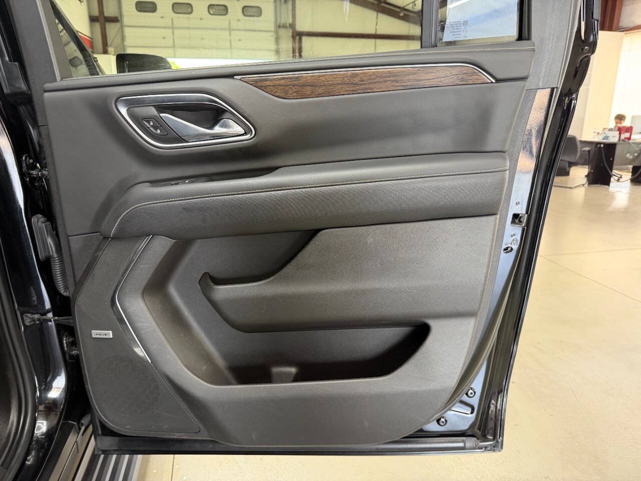 Used 2021 Chevrolet Suburban Premier AWD/4WD image 15