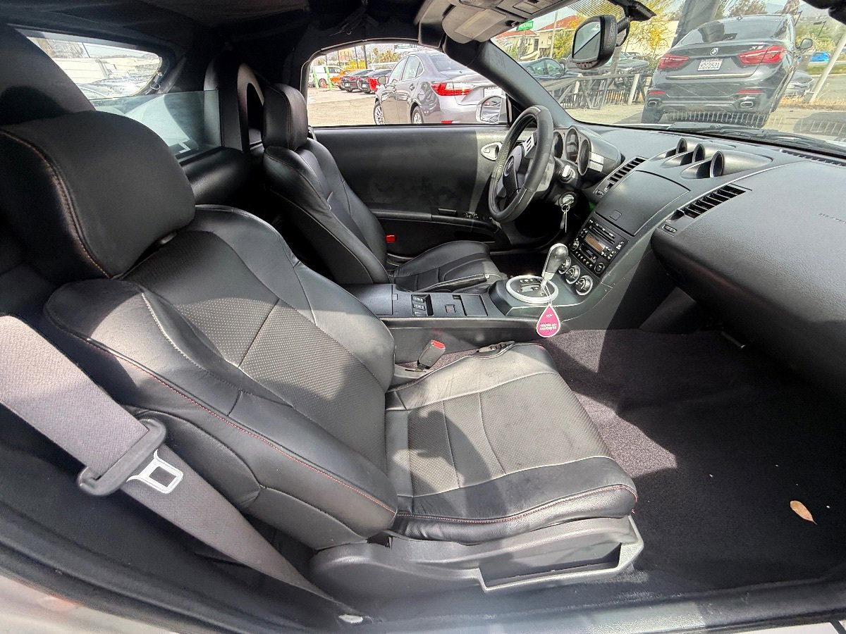 Used 2004 Nissan 350Z Touring RWD image 14