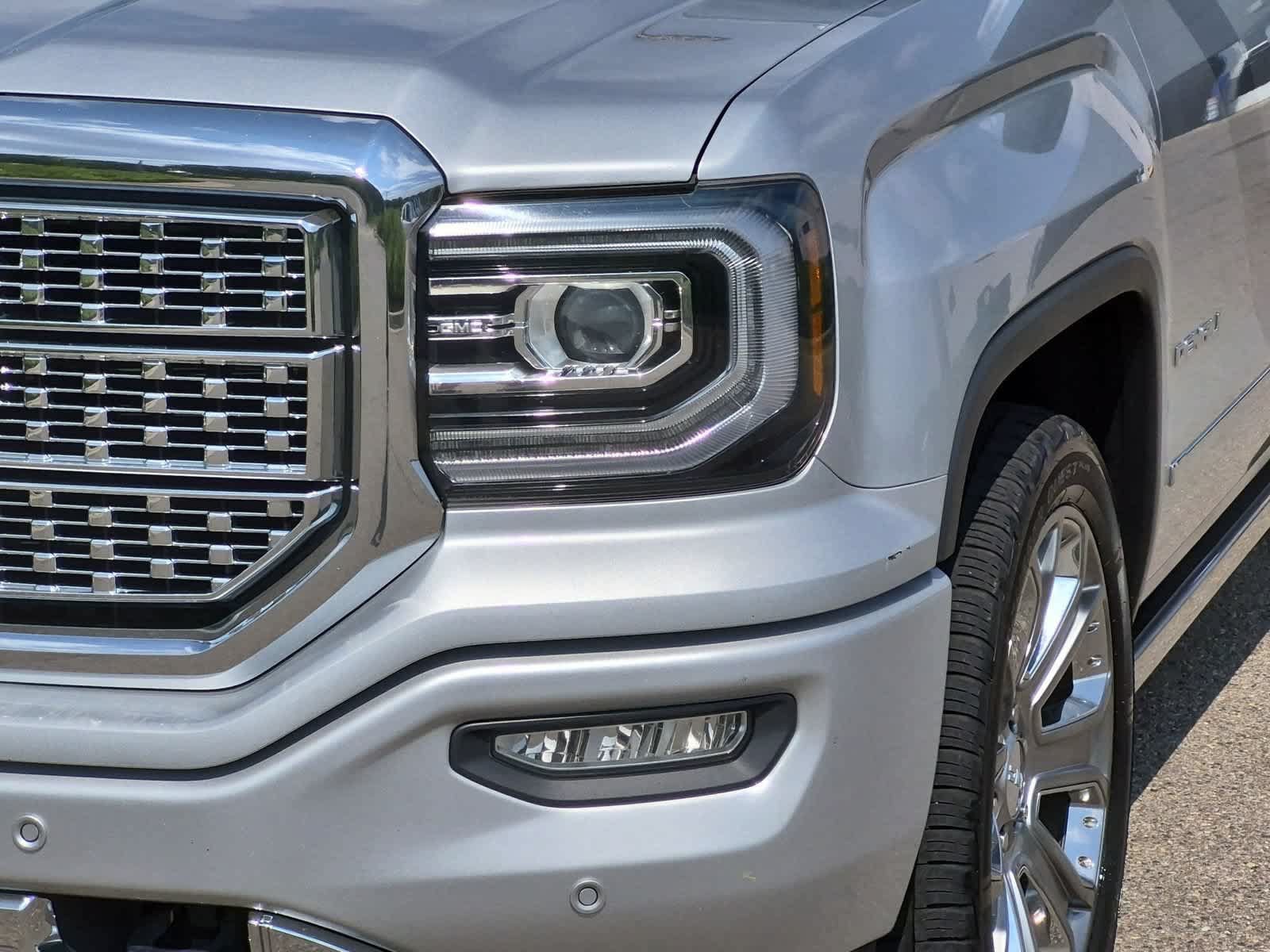 Used 2018 GMC Sierra 1500 Denali w/ Denali Ultimate Package AWD/4WD image 11