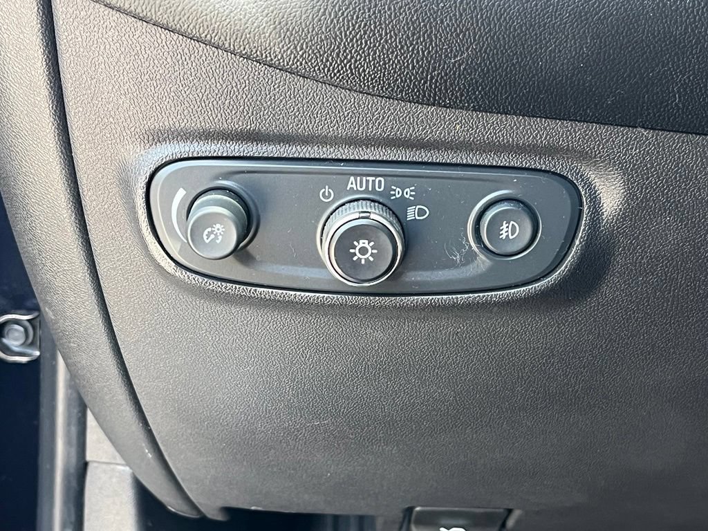 Used 2021 Chevrolet Equinox Premier AWD/4WD image 35