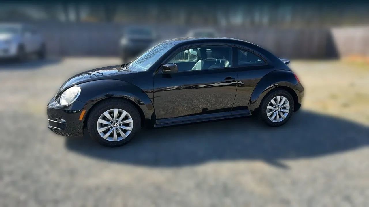 Used 2015 Volkswagen Beetle 1.8T FWD image 24