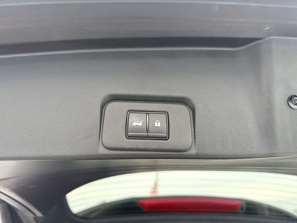 Used 2024 Nissan Rogue SV image 42