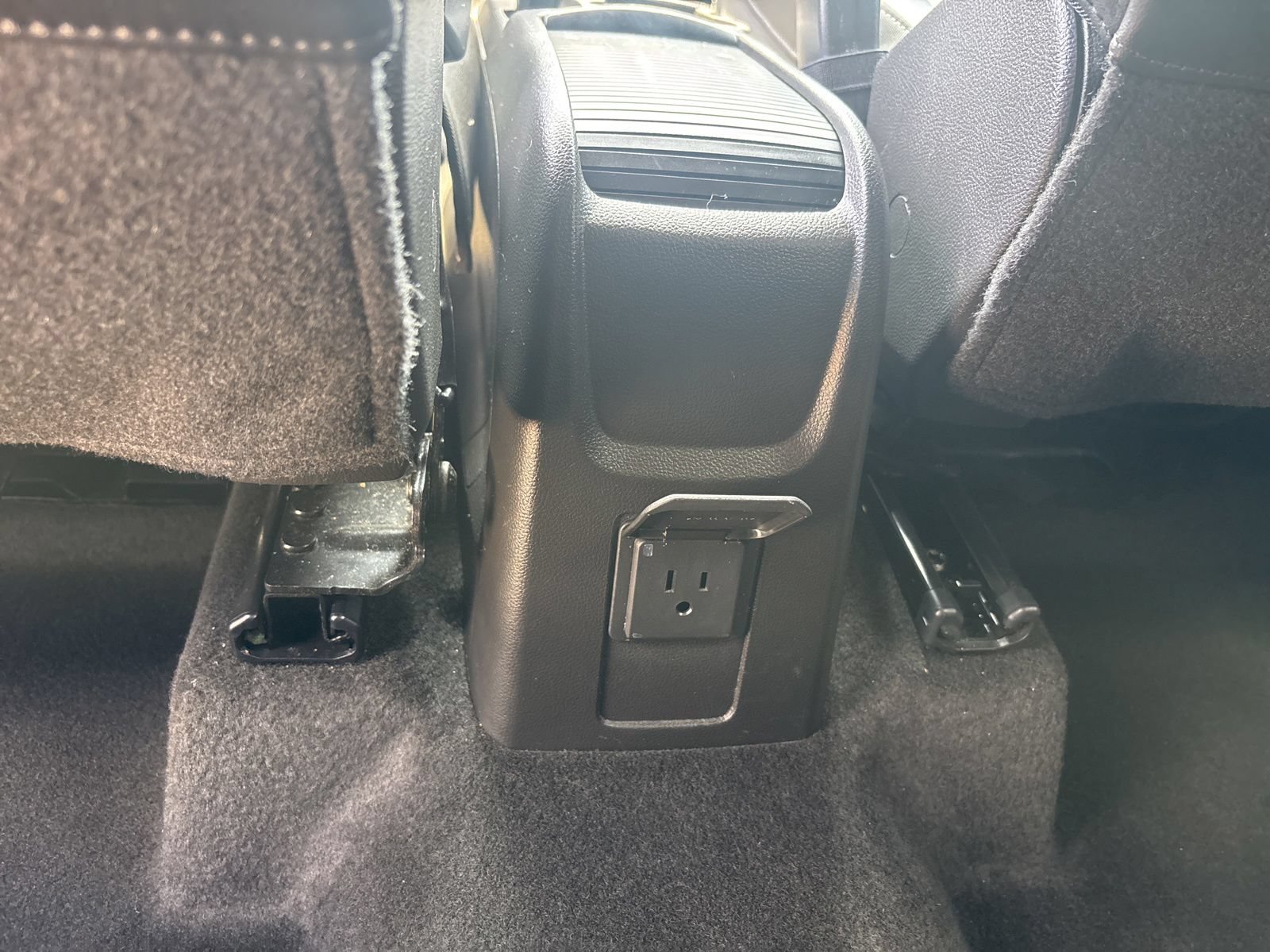 Used 2022 Buick Encore Preferred w/ Safety Package AWD/4WD image 34