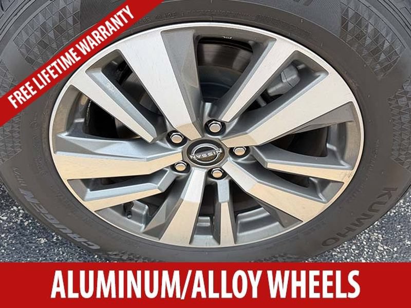 Used 2025 Nissan Pathfinder SL w/ Cargo Package AWD/4WD image 6