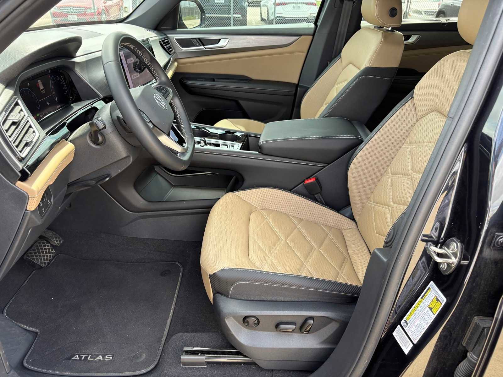 Used 2024 Volkswagen Atlas Cross Sport SE FWD image 14
