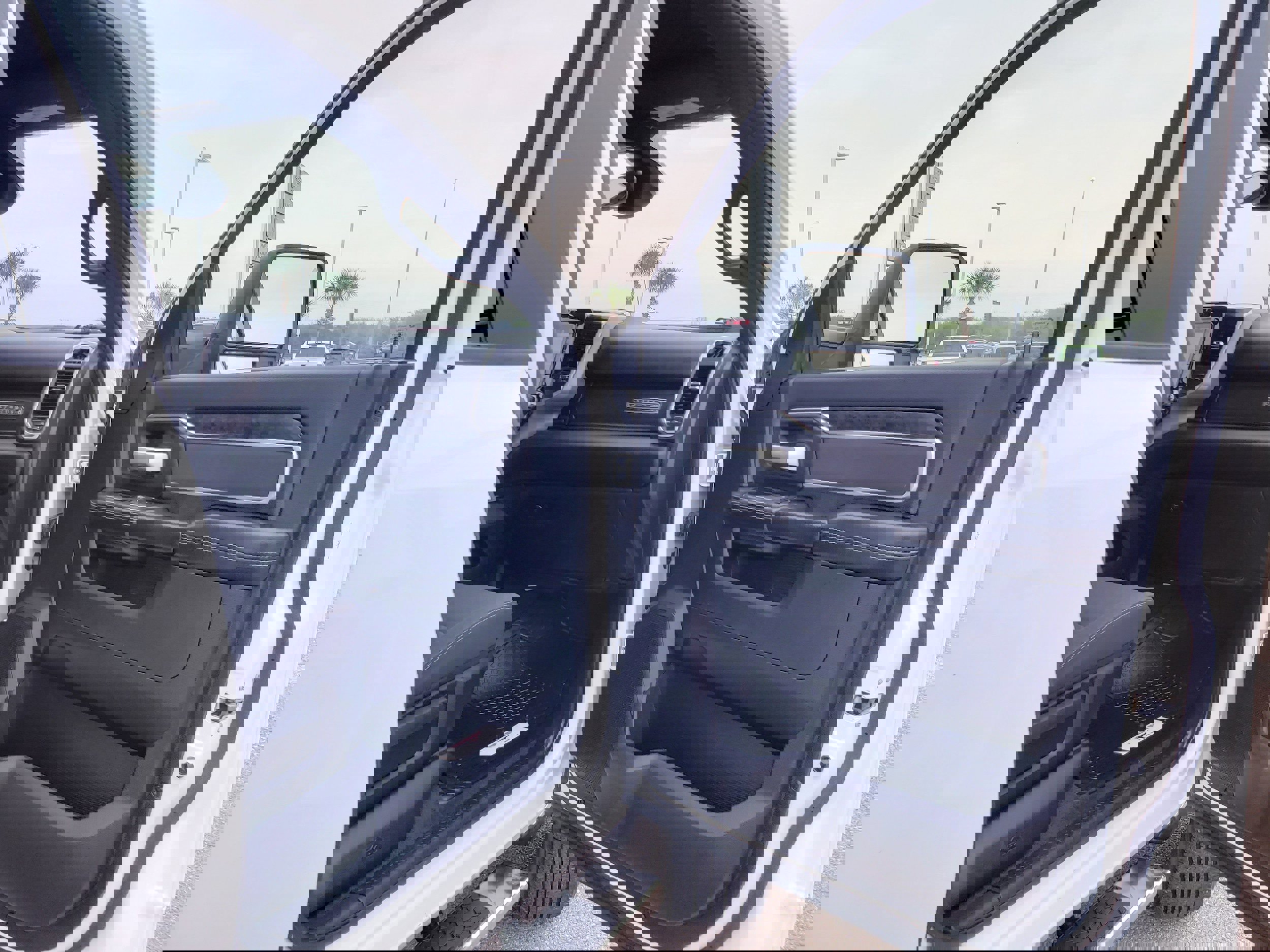 Used 2024 RAM 2500 Big Horn w/ Sport Appearance Package image 18