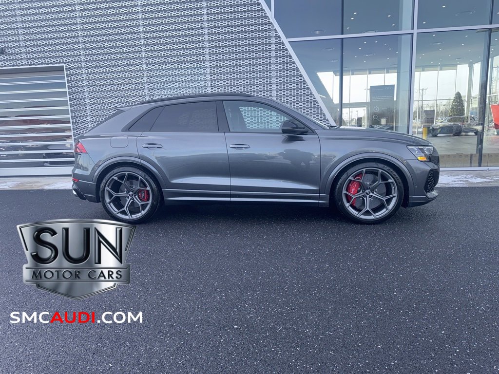 New 2025 Audi RS Q8 performance image 2