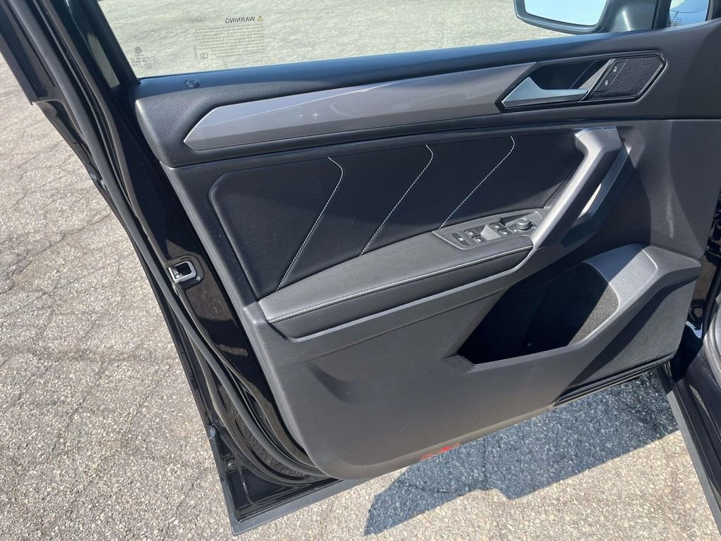 Certified 2023 Volkswagen Tiguan SE w/ Panoramic Sunroof Package image 19