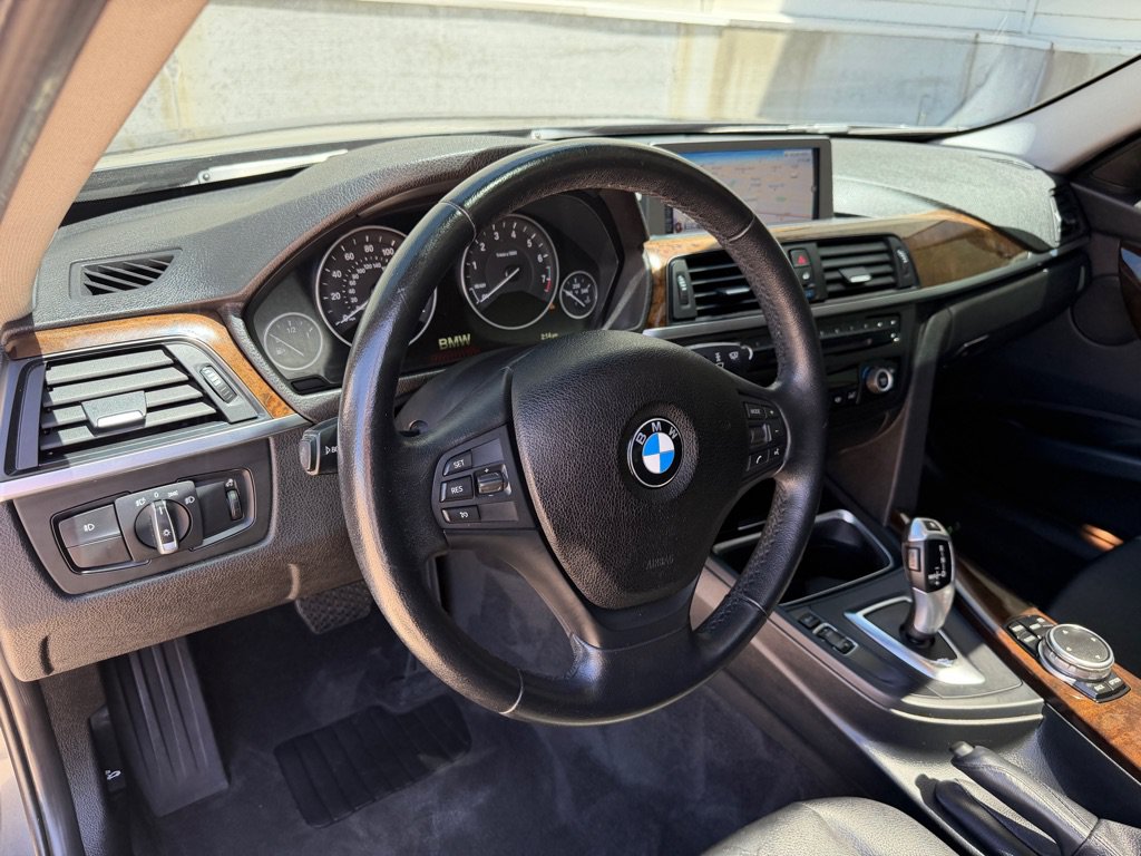 Used 2015 BMW 320i xDrive Sedan AWD/4WD image 18