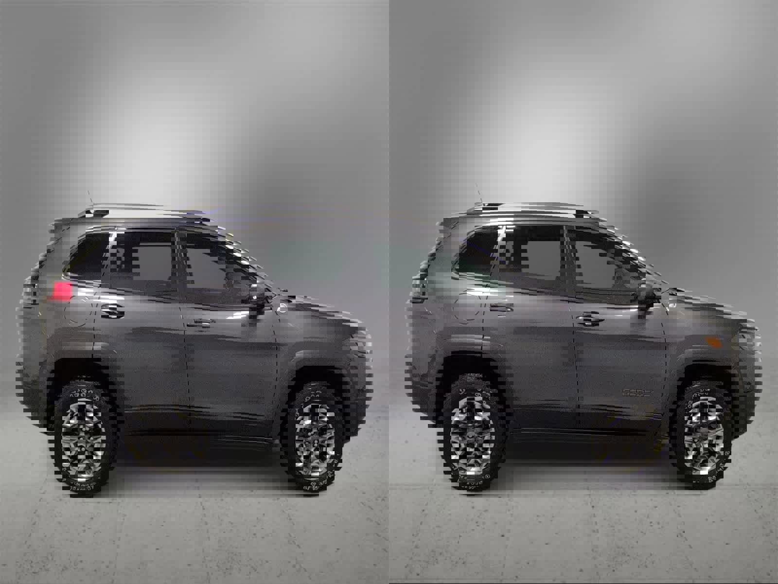 Certified 2019 Jeep Cherokee Trailhawk w/ Cold Weather Group image 9