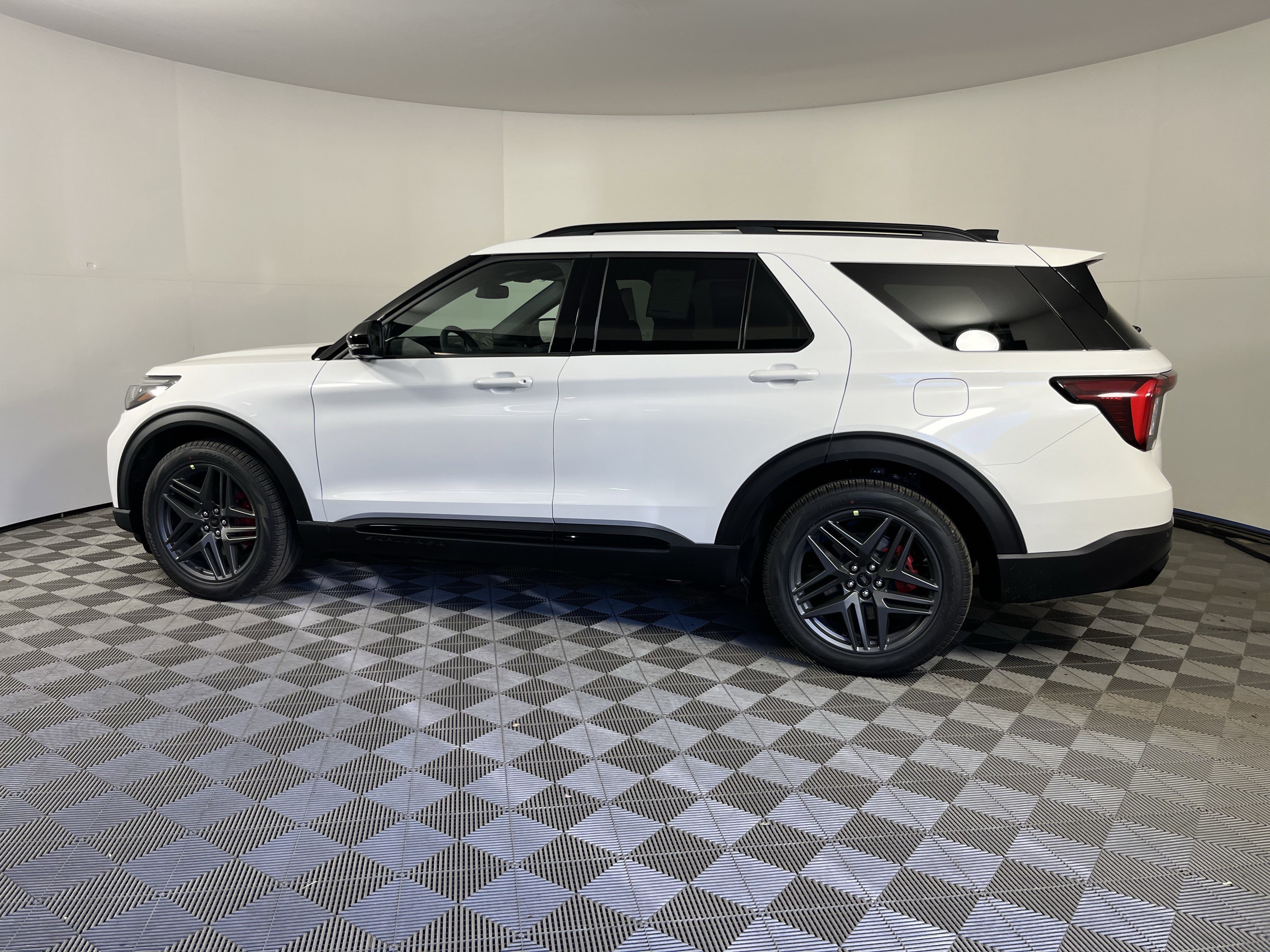 New 2026 Ford Explorer ST w/ Sun And Sound Package AWD/4WD image 2