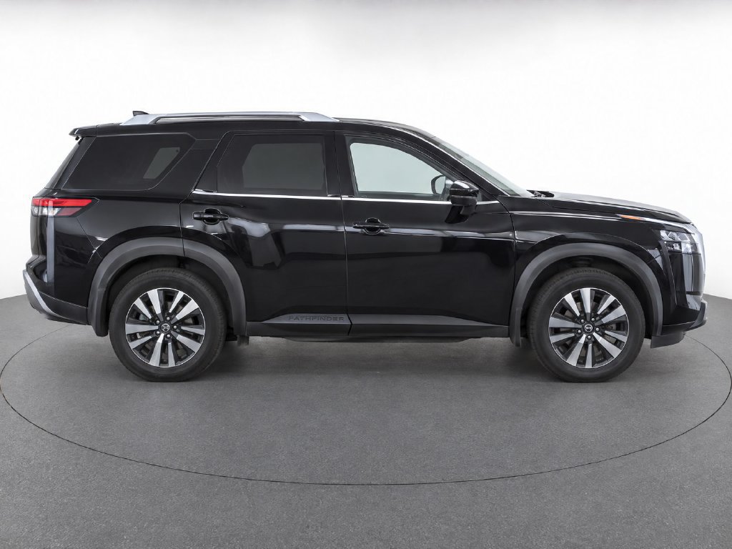Used 2022 Nissan Pathfinder SL AWD/4WD image 9