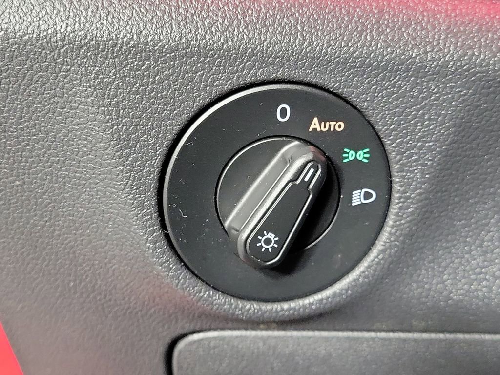 Used 2019 Volkswagen Jetta GLI image 28