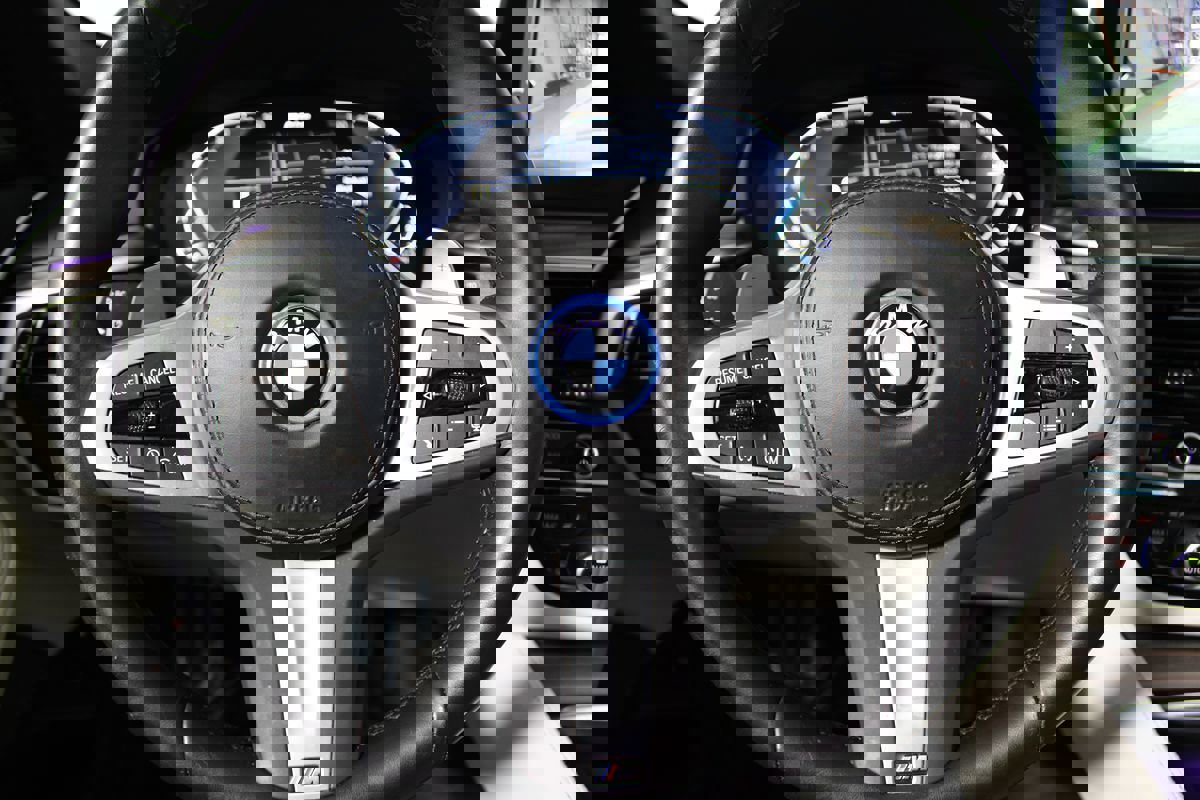 Used 2023 BMW 530e 530e w/ M Sport Package image 16