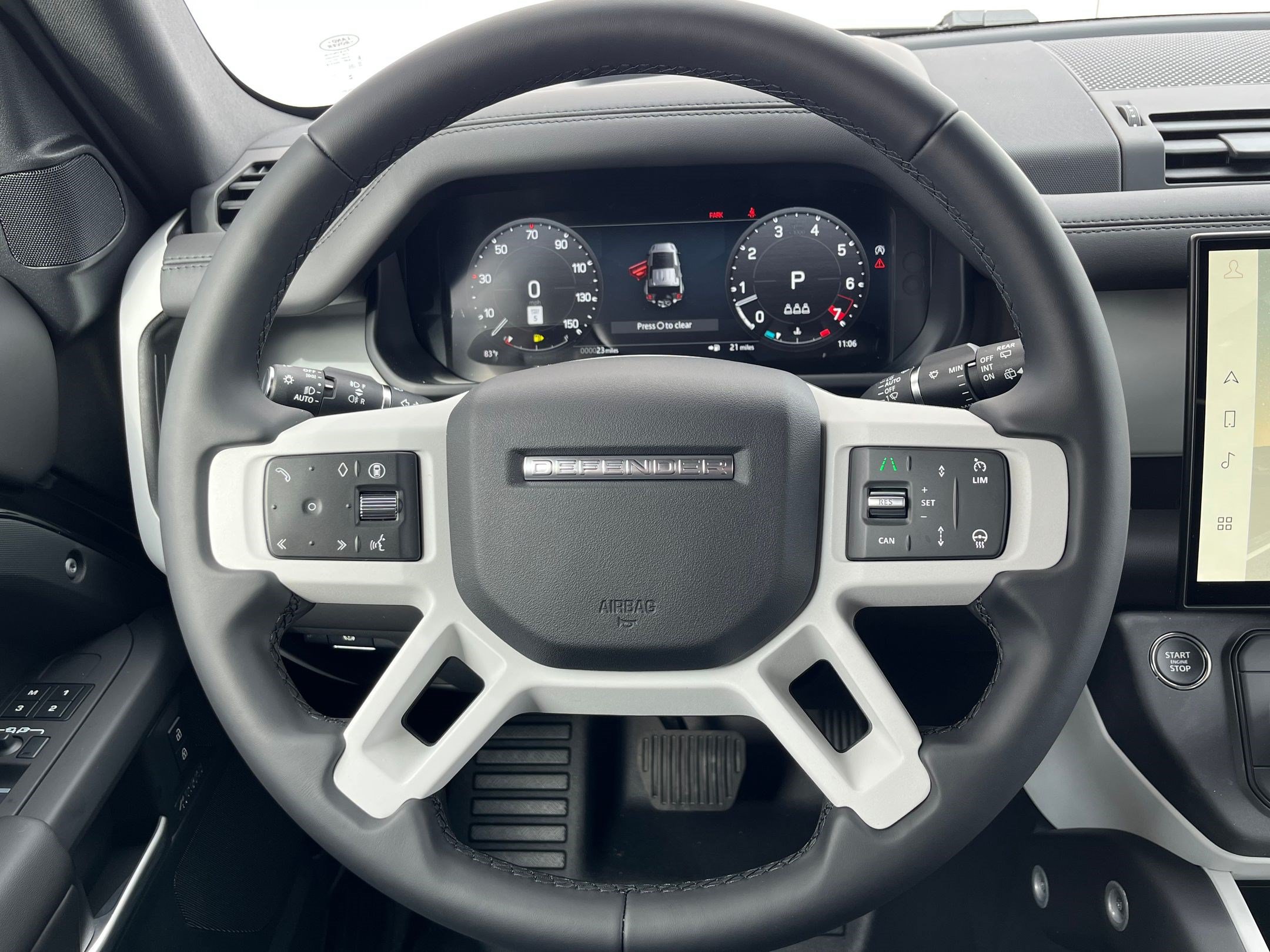 Used 2026 Land Rover Defender 110 X-Dynamic SE AWD/4WD image 16