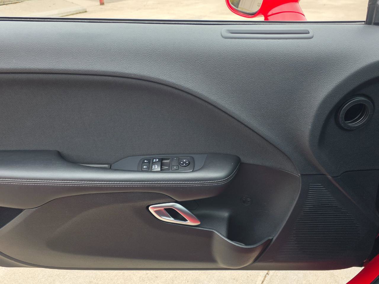 Used 2019 Dodge Challenger SXT image 10