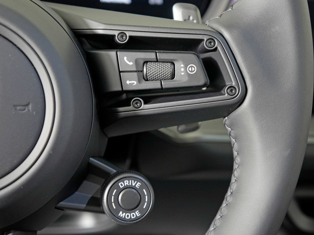 New 2026 Porsche Cayenne Coupe AWD/4WD image 27