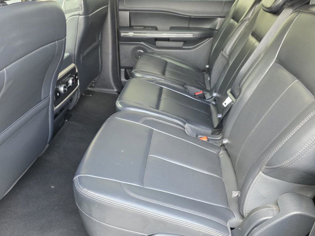 Used 2024 Ford Expedition Max XLT image 8