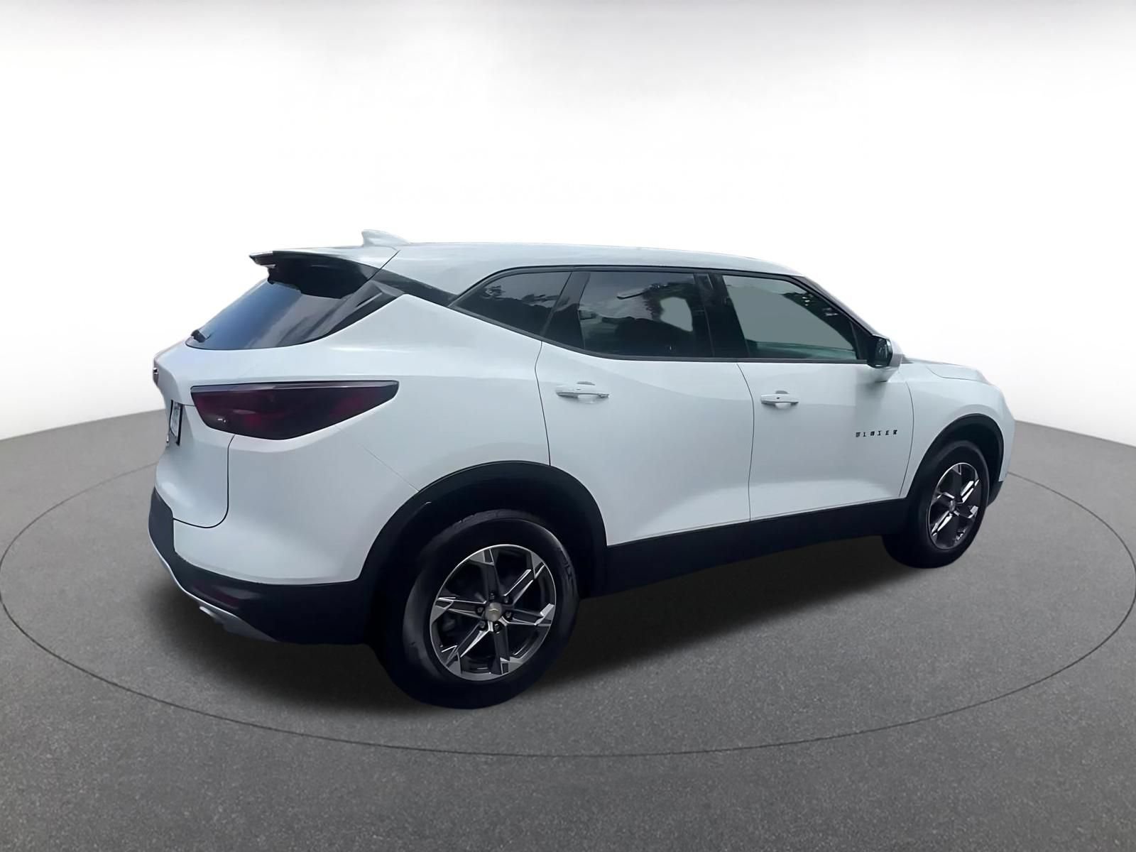 Used 2025 Chevrolet Blazer LT FWD image 14