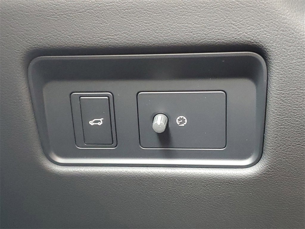 New 2025 Jaguar F-PACE R-Dynamic S image 15