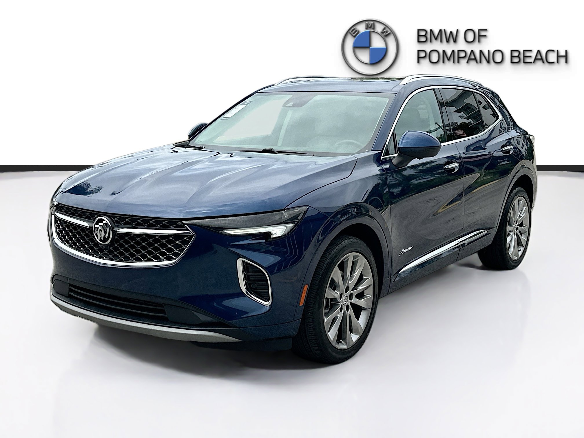 Used 2023 Buick Envision Avenir FWD image 3