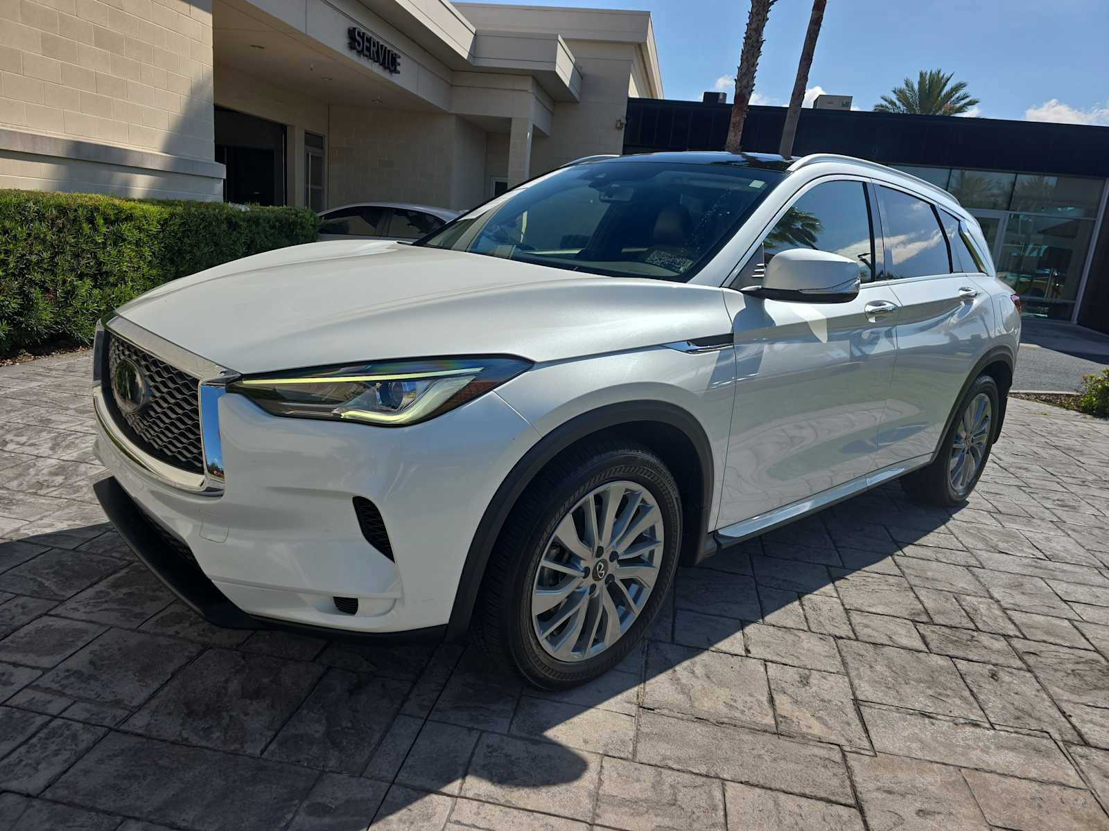Used 2023 INFINITI QX50 Luxe FWD image 8