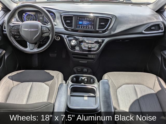 Used 2020 Chrysler Pacifica Touring w/ S Appearance Package FWD image 21