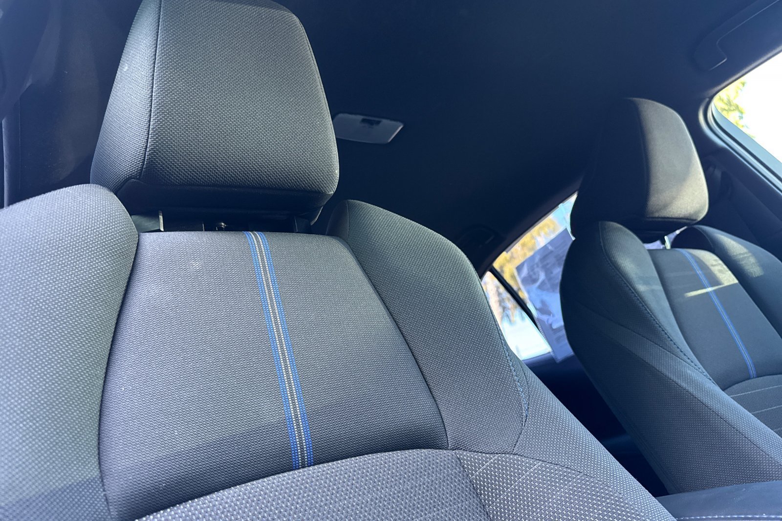 Used 2021 Toyota Corolla SE w/ Carpet Mat Package (TMS) FWD image 18