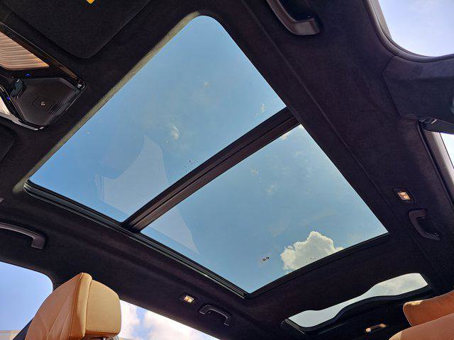 Certified 2024 BMW X7 xDrive40i w/ M Sport Package image 32