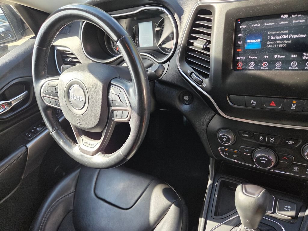 Used 2021 Jeep Cherokee Latitude Plus FWD image 30