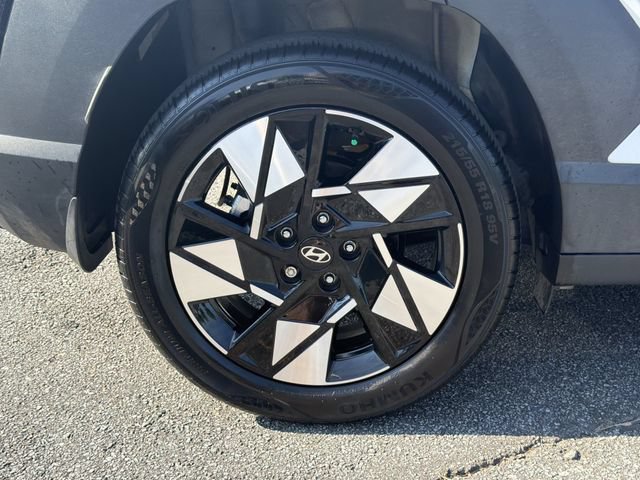 Certified 2025 Hyundai Kona SEL FWD image 24