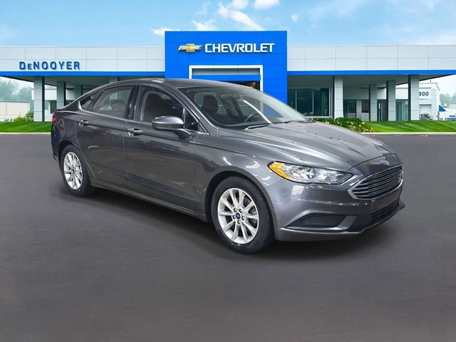 Used 2017 Ford Fusion SE image 5