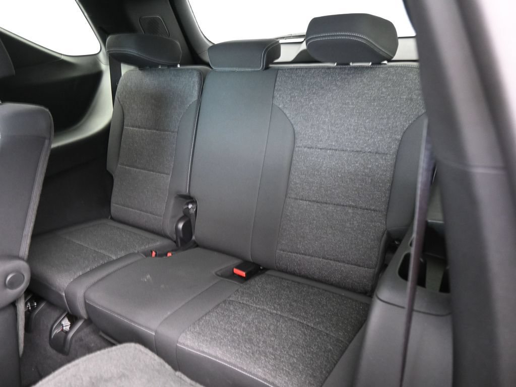 Used 2024 Chevrolet Traverse LT FWD image 36
