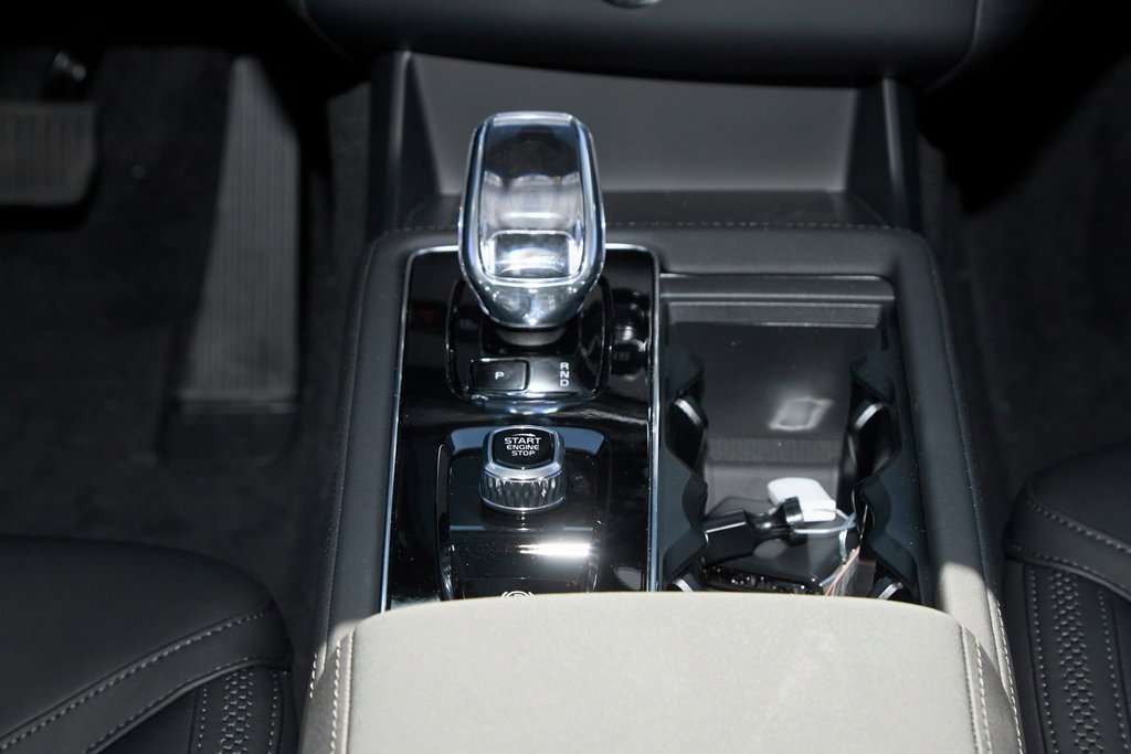 New 2026 Volvo XC90 B6 Plus w/ Protection Package Premier image 37