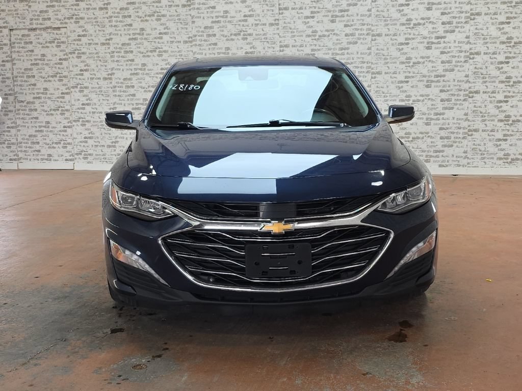 Used 2022 Chevrolet Malibu Premier FWD image 2
