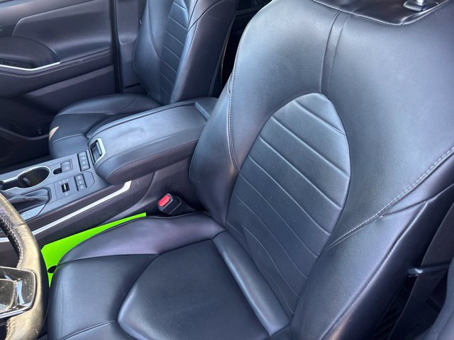 Used 2020 Toyota Highlander XLE AWD/4WD image 26