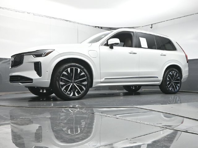 Used 2026 Volvo XC90 T8 Plus w/ Protection Package Premier AWD/4WD image 36