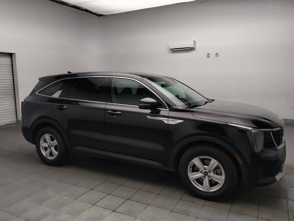 Used 2024 Kia Sorento LX FWD image 11