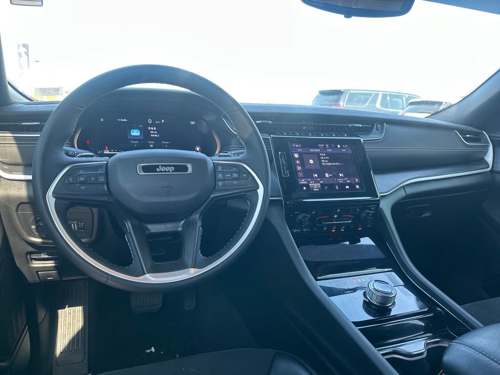 Used 2023 Jeep Grand Cherokee Altitude image 28