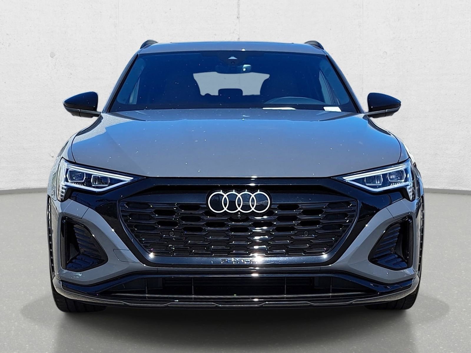 Used 2024 Audi SQ8 e-tron Premium Plus w/ Black Optic Package image 2